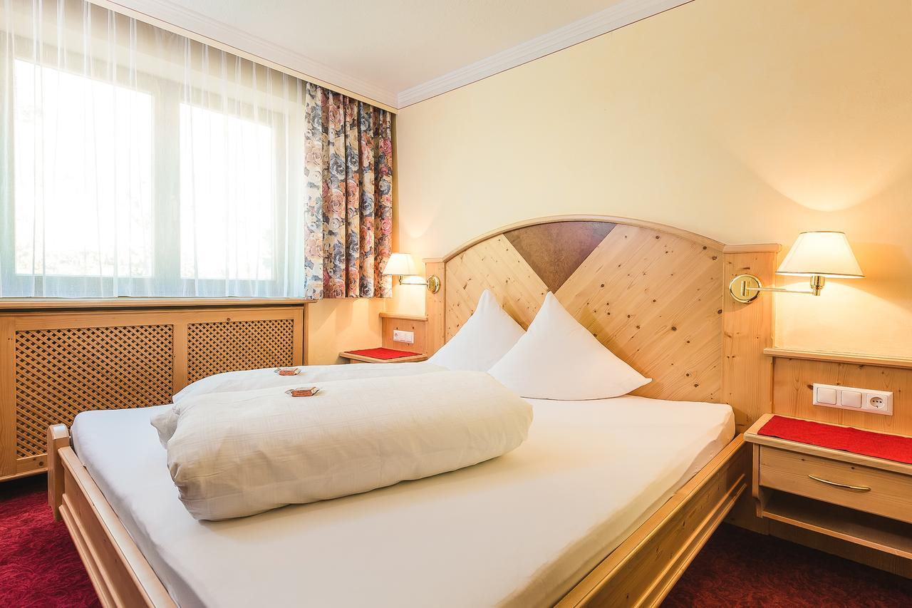 Hotel Garni Tirol Ladis Extérieur photo