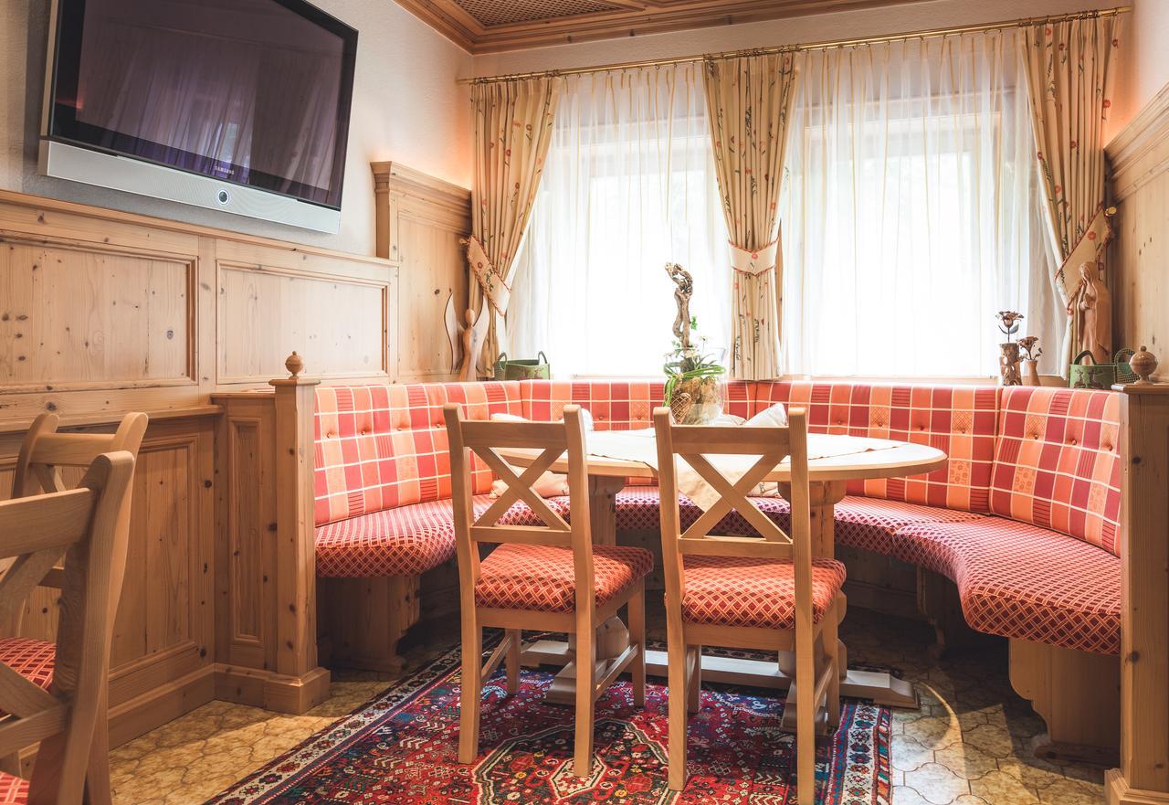Hotel Garni Tirol Ladis Extérieur photo